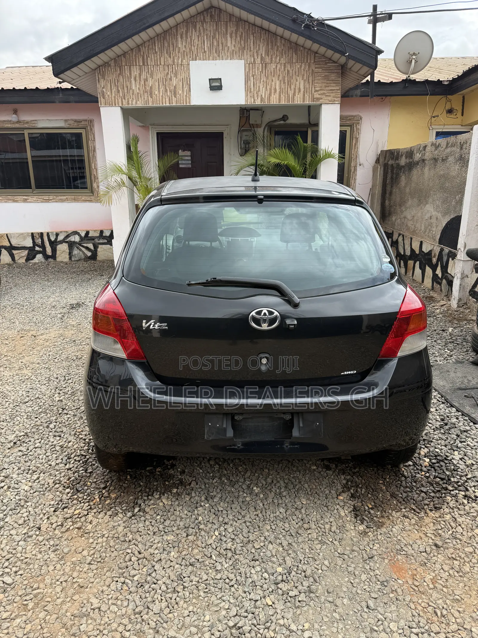Toyota Vitz 1.3 AWD 5dr 2010 Black
