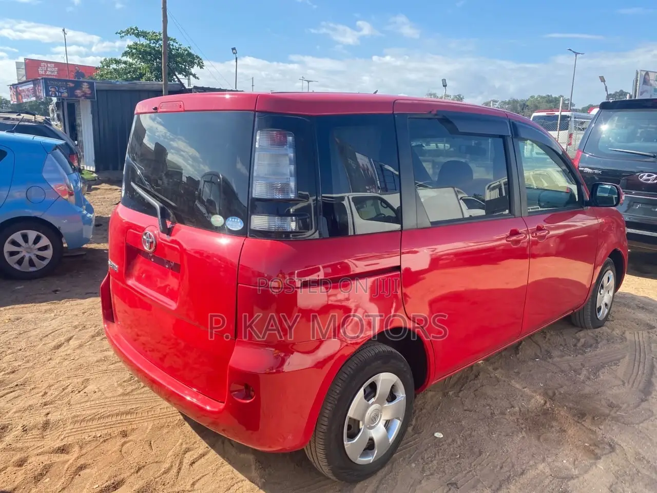 Toyota Sienta 1.5 FWD 2013 Red