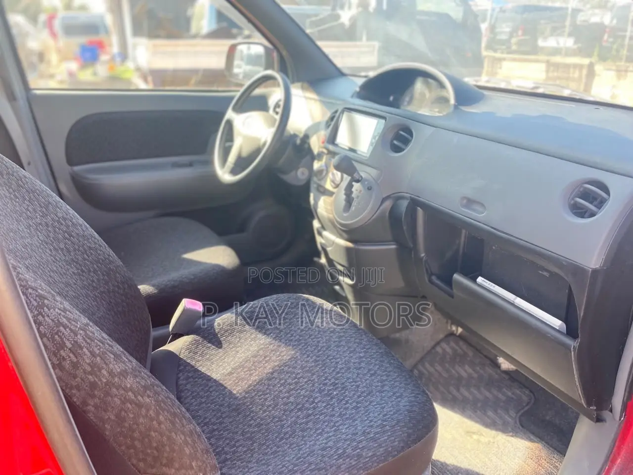 Toyota Sienta 1.5 FWD 2013 Red