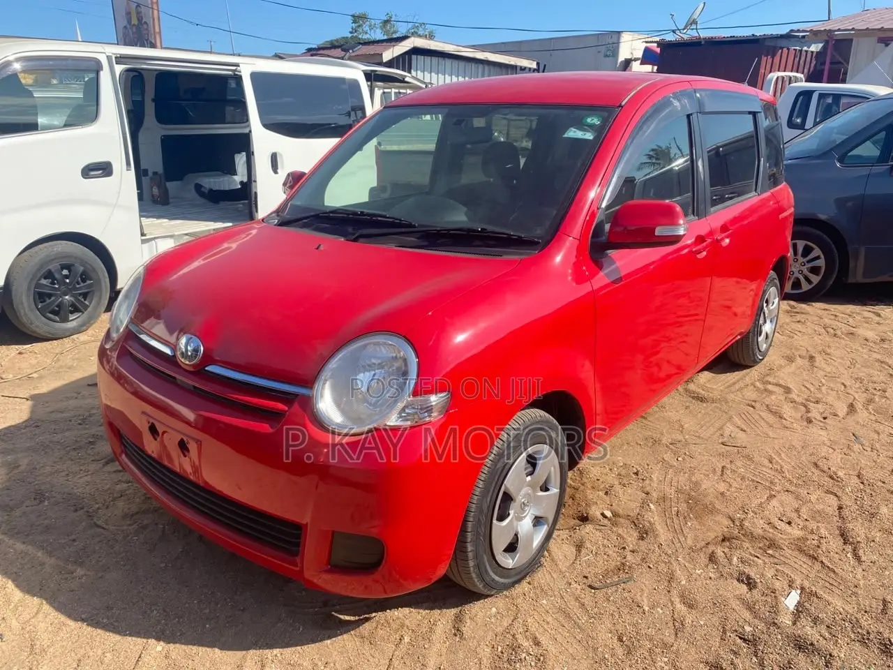 Toyota Sienta 1.5 FWD 2013 Red