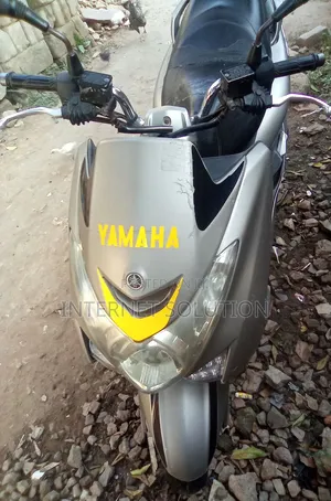 Yamaha Majesty 2021 Gray
