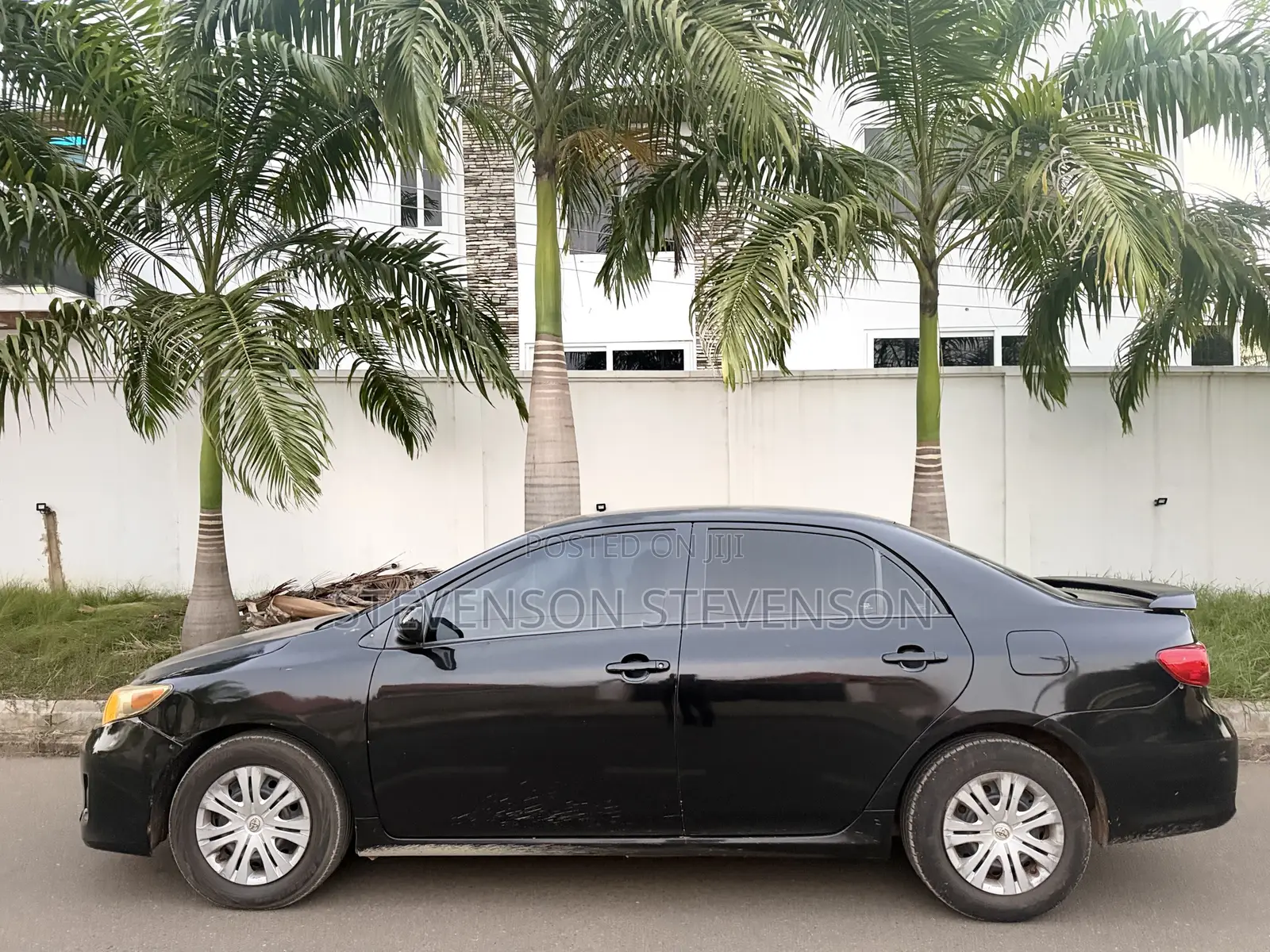 Toyota Corolla LE 4dr Sedan (1.8L 4cyl 4A) 2011 Black