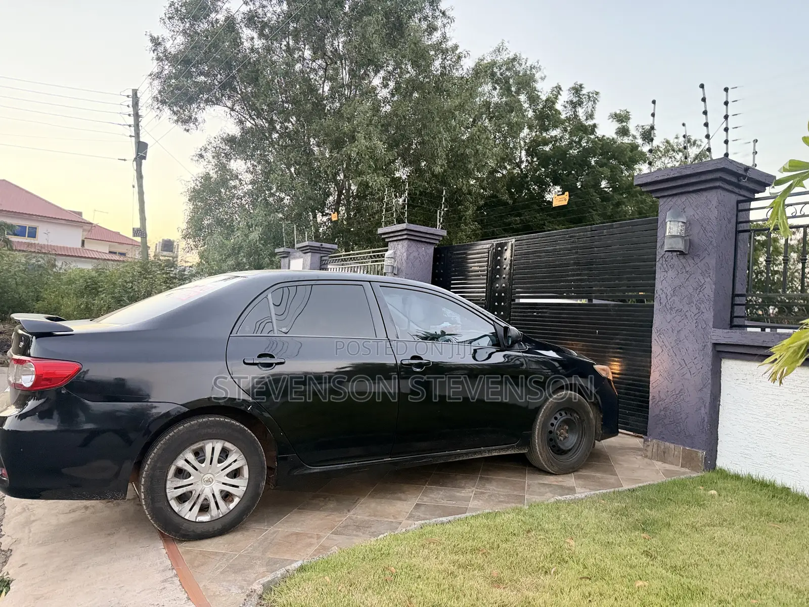 Toyota Corolla LE 4dr Sedan (1.8L 4cyl 4A) 2011 Black