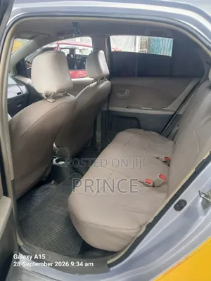 Toyota Vitz 2010 Silver