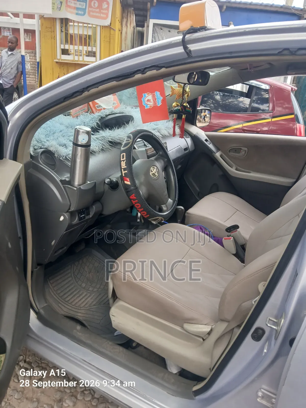 Toyota Vitz 2010 Silver