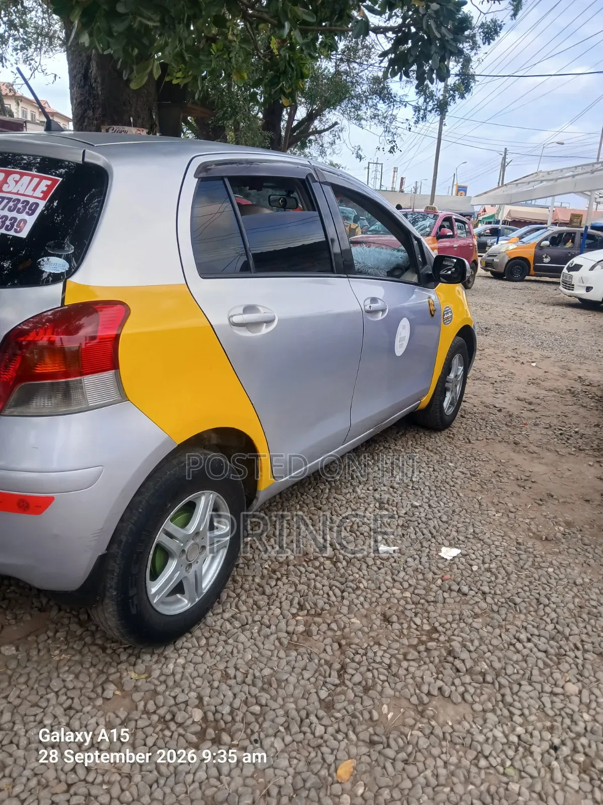Toyota Vitz 2010 Silver