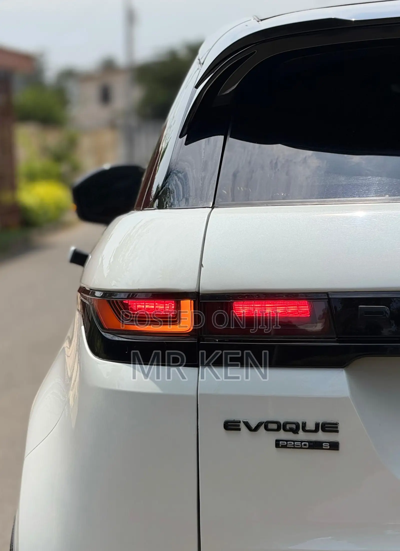 Land Rover Range Rover Evoque R-Dynamic HST 2022 White