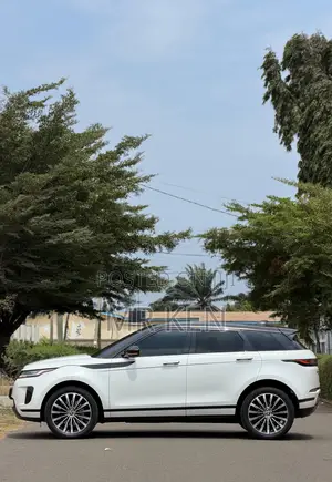 Land Rover Range Rover Evoque R-Dynamic HST 2022 White