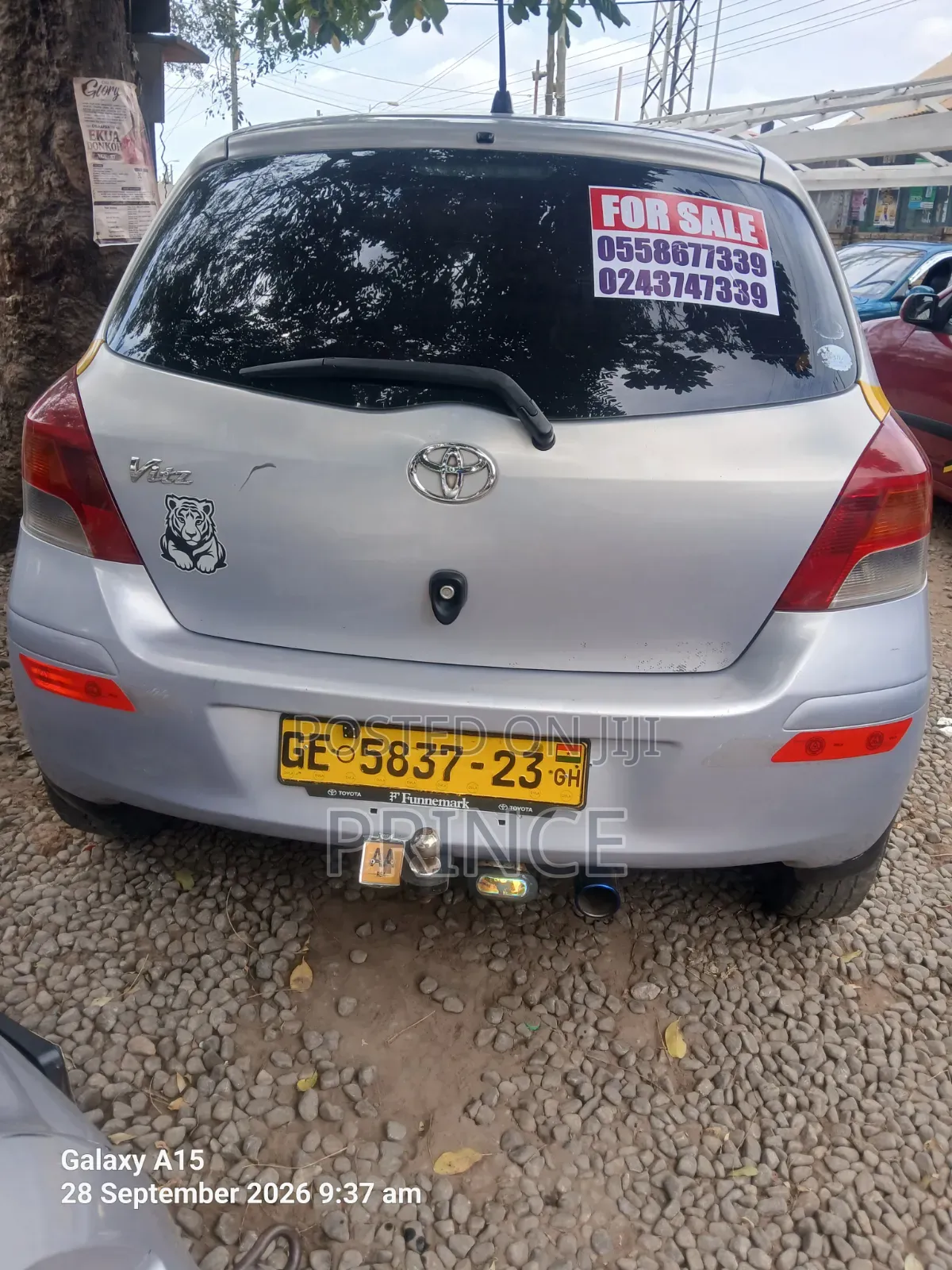Toyota Vitz 2010 Silver