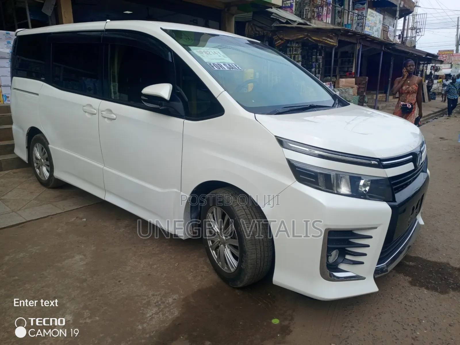 Toyota Voxy V 2WD 8-Seater 2015 White