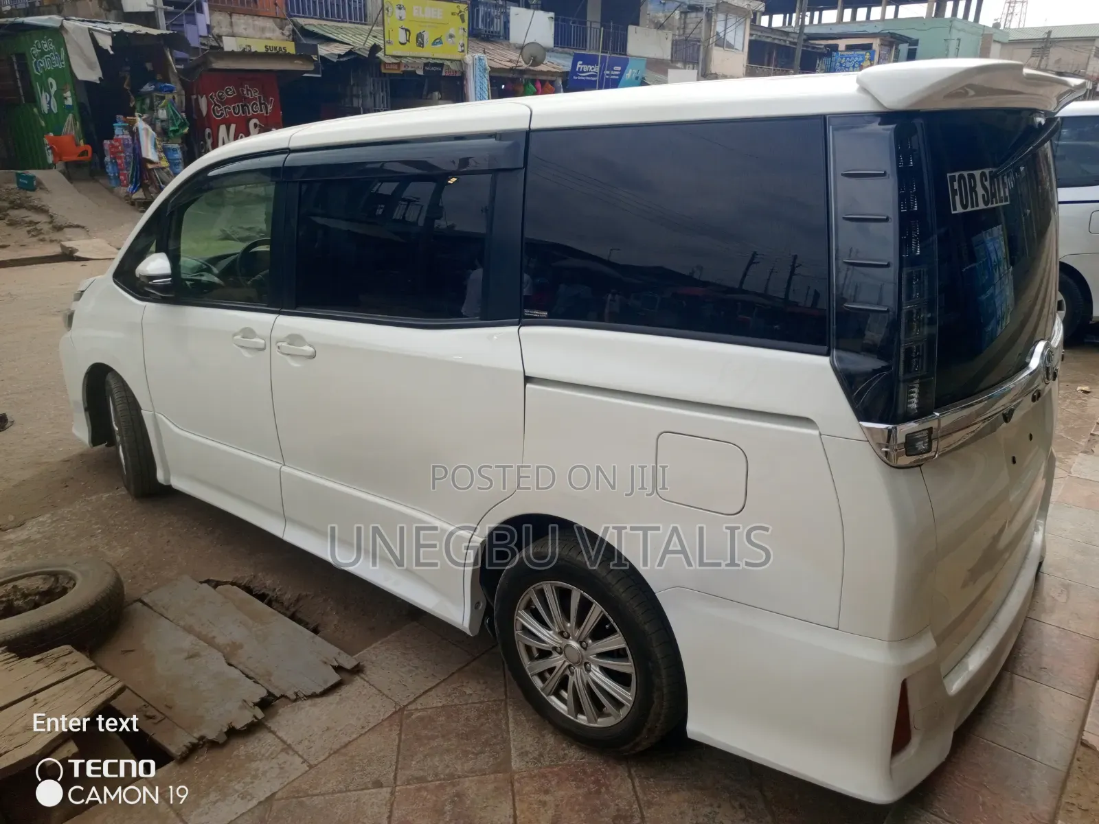 Toyota Voxy V 2WD 8-Seater 2015 White
