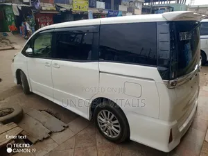 Toyota Voxy V 2WD 8-Seater 2015 White