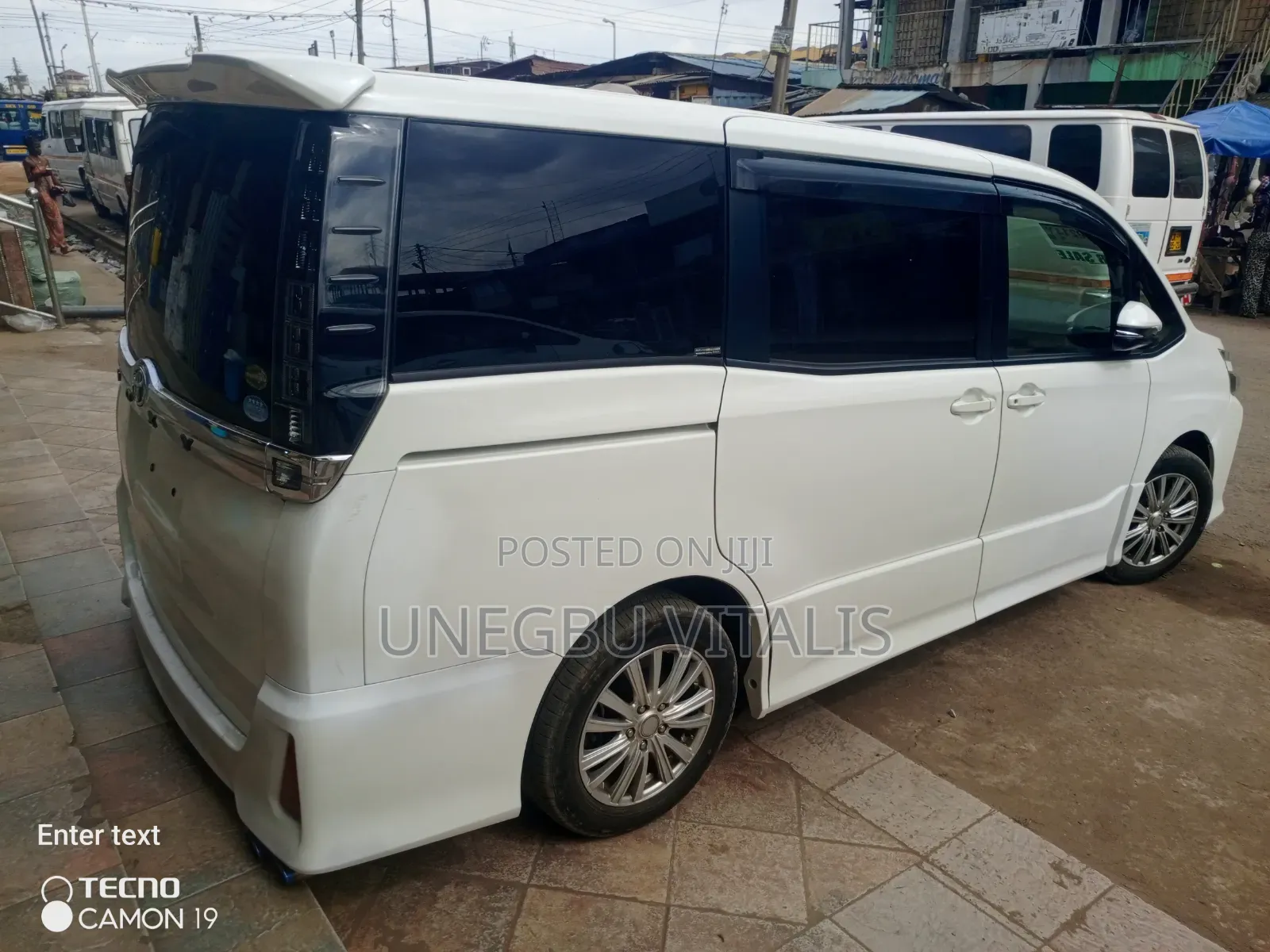 Toyota Voxy V 2WD 8-Seater 2015 White