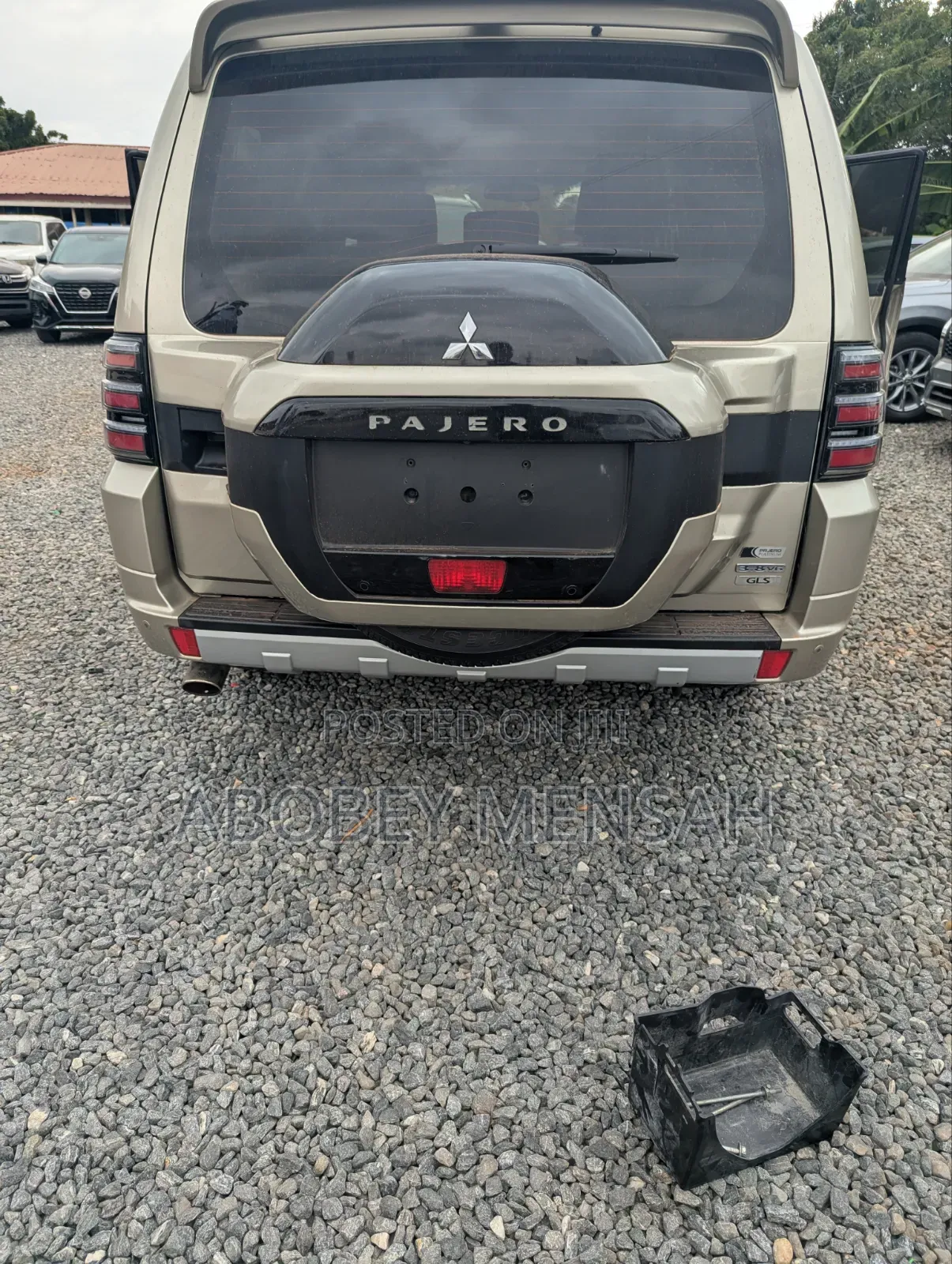Mitsubishi Pajero V90 3.8 V6 GLS/GLX 2016 Gold