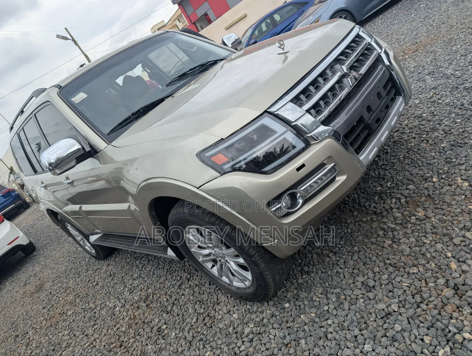 Mitsubishi Pajero V90 3.8 V6 GLS/GLX 2016 Gold