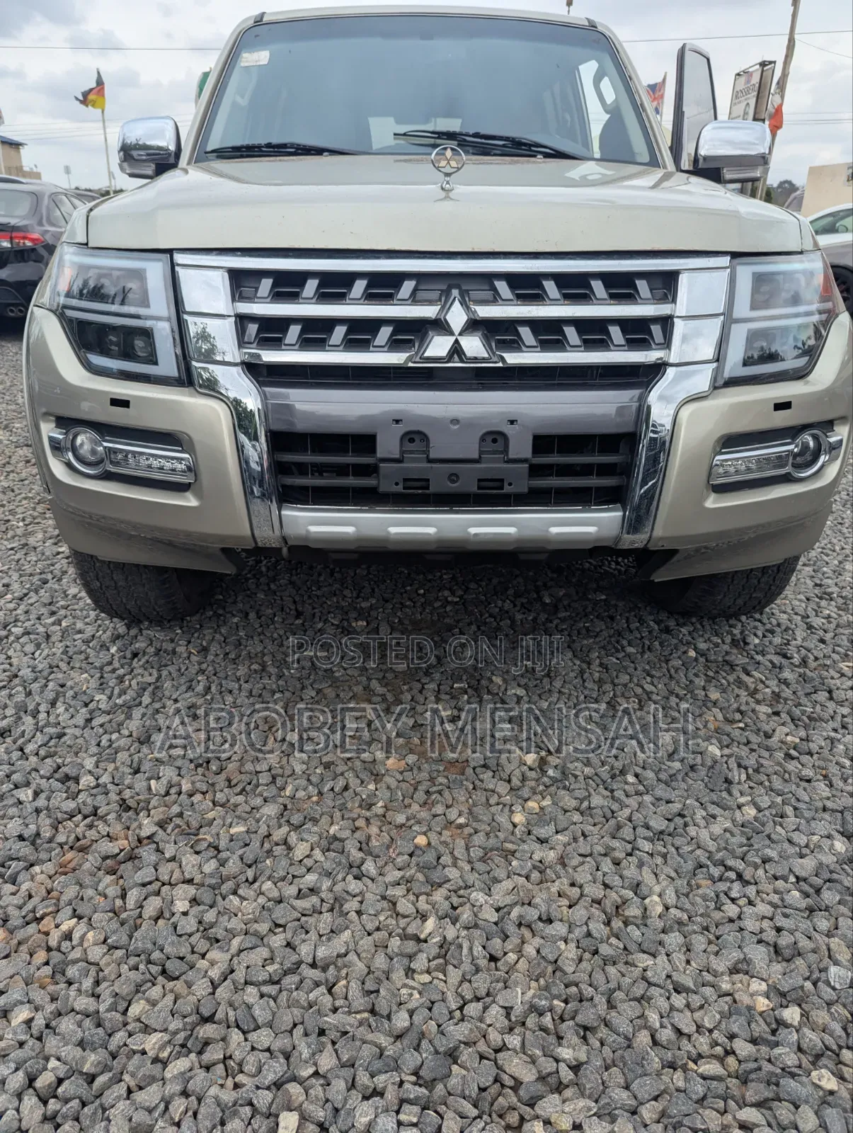 Mitsubishi Pajero V90 3.8 V6 GLS/GLX 2016 Gold