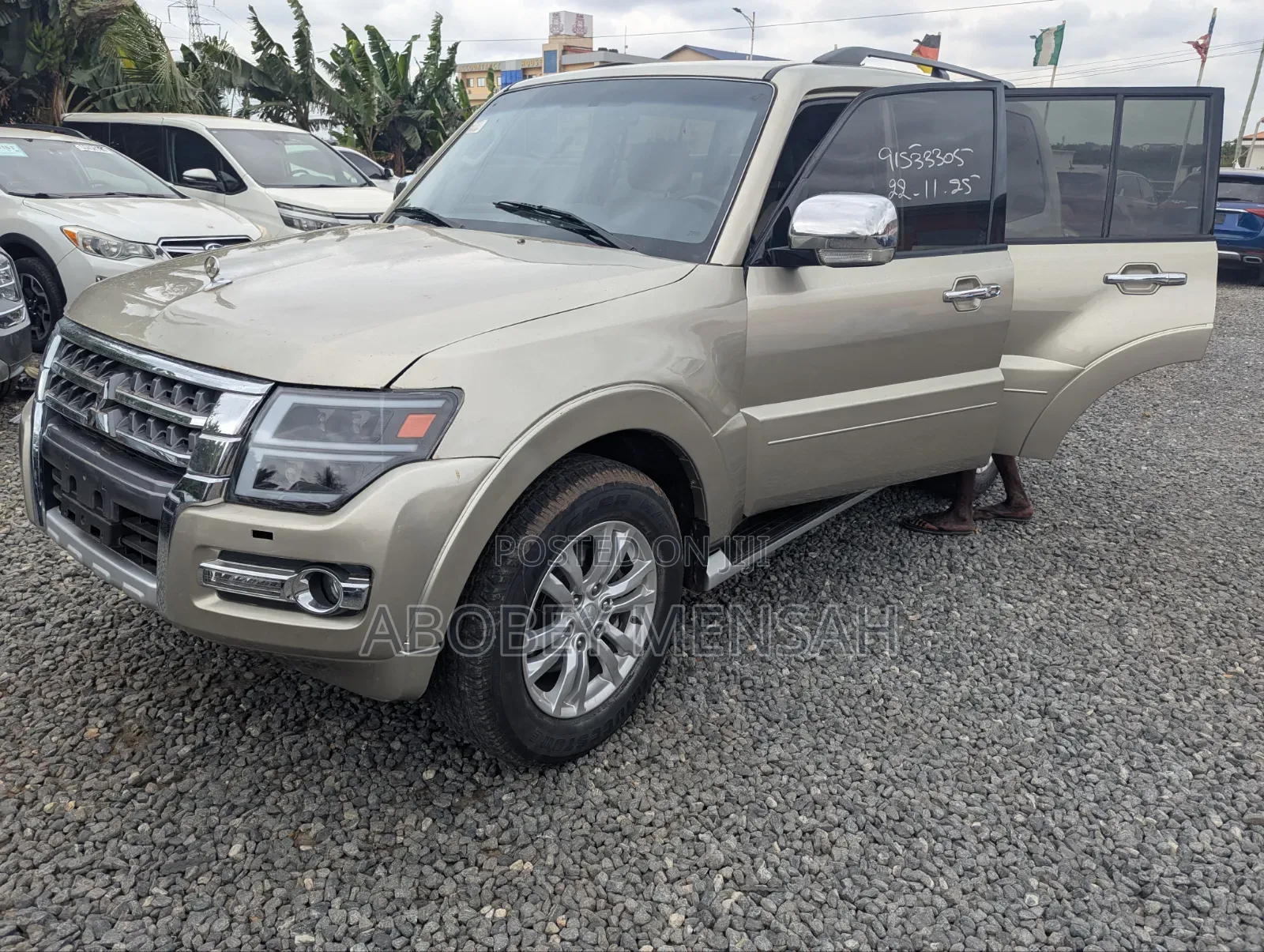 Mitsubishi Pajero V90 3.8 V6 GLS/GLX 2016 Gold