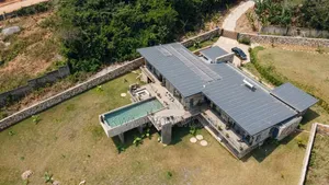Furnished 8bdrm Mansion in Aburi for sale