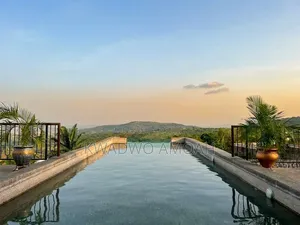 Furnished 8bdrm Mansion in Aburi for sale
