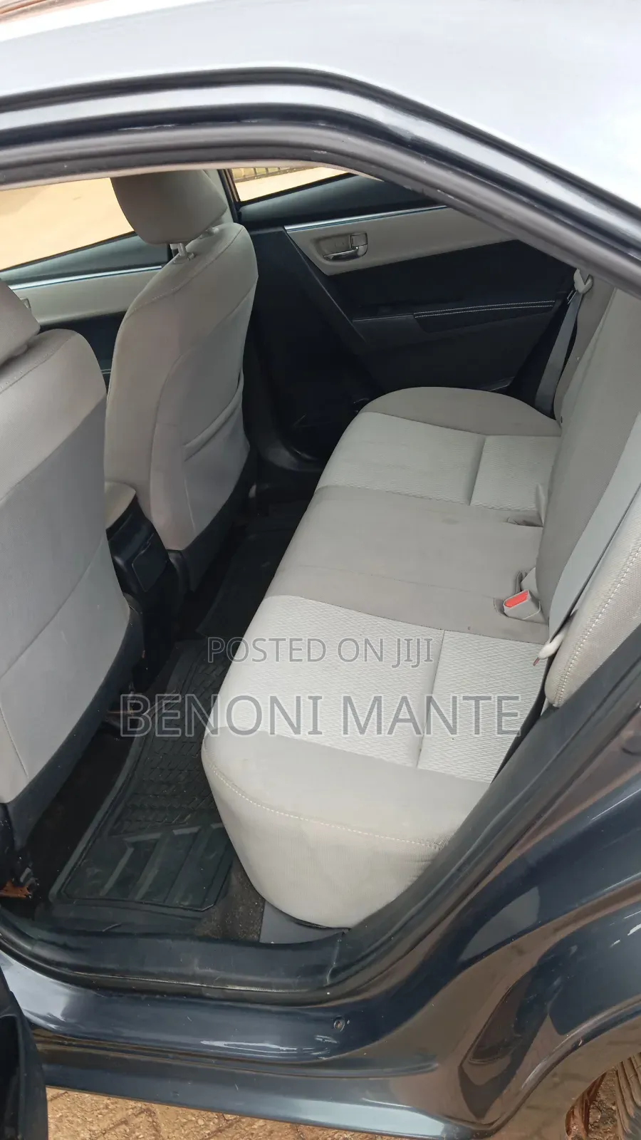 Toyota Corolla L 4dr Sedan (1.8L 4cyl Manual) 2016 Gray