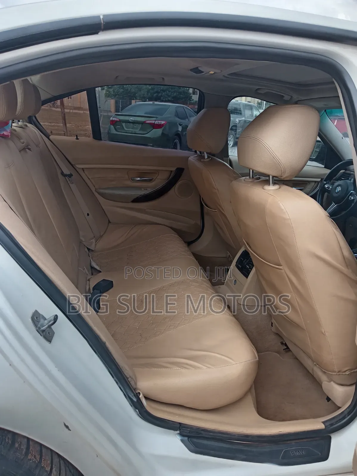 BMW 320i Sedan RWD 2013 White