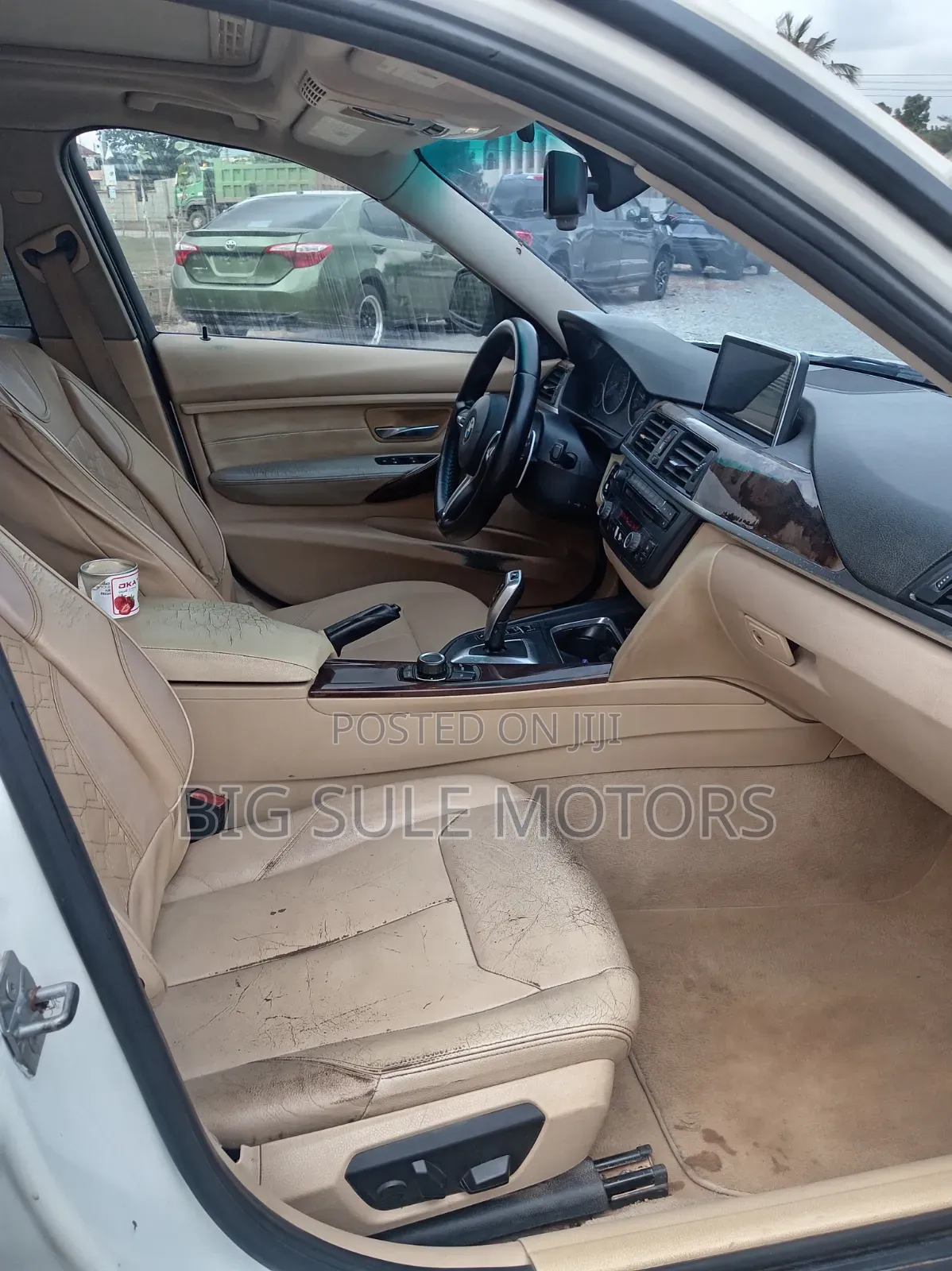 BMW 320i Sedan RWD 2013 White