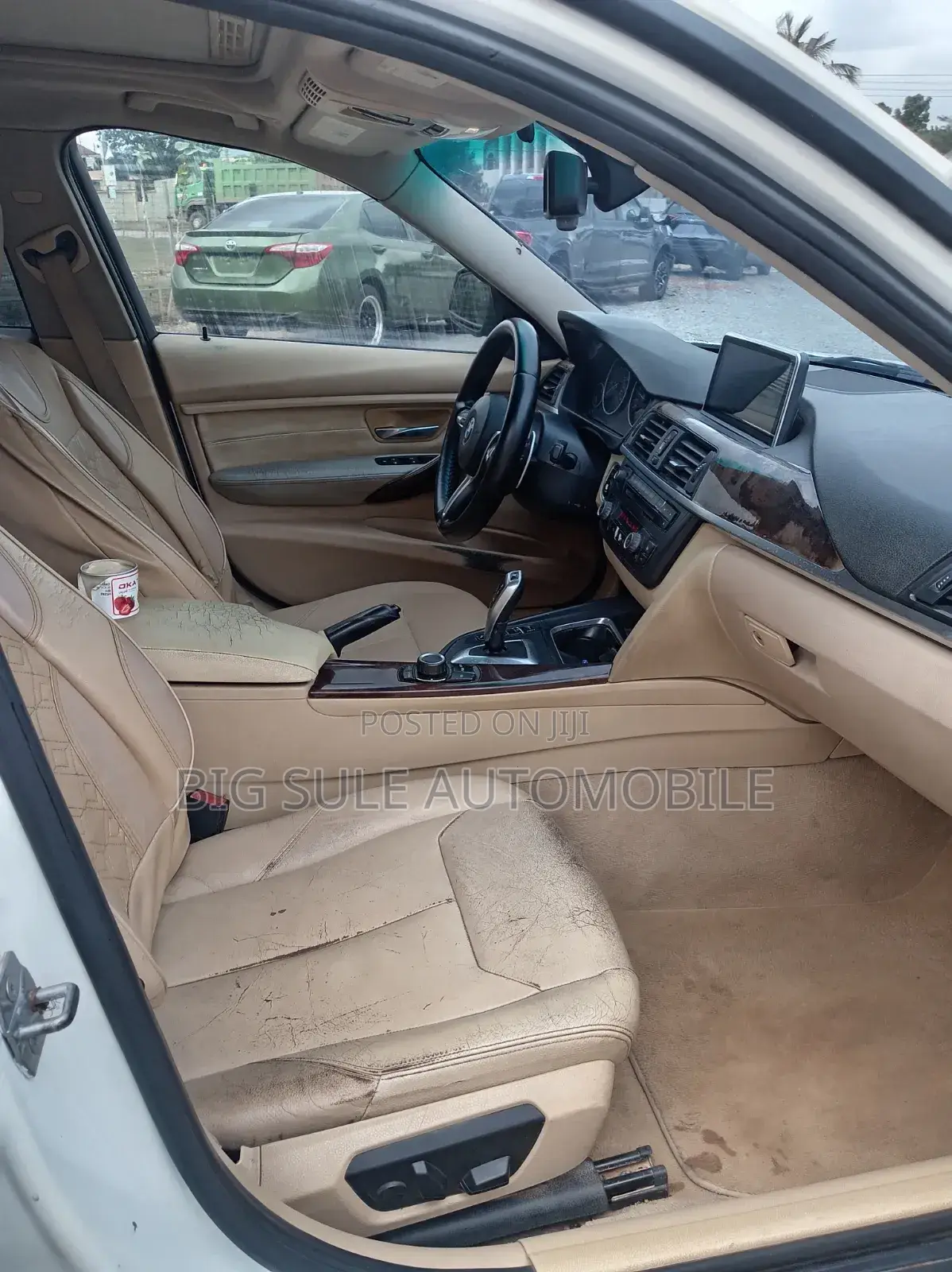BMW 320i Sedan RWD 2013 White