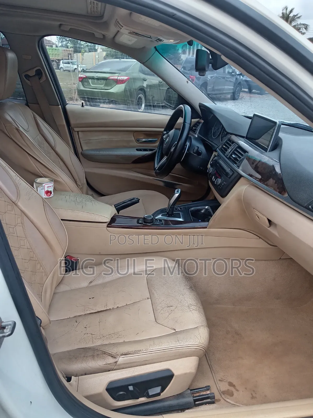 BMW 320i Sedan RWD 2013 White