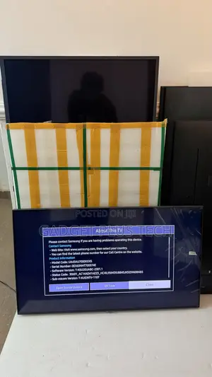 Samsung Crystal UHD Smart TV 2022 43”inches (Almost New)