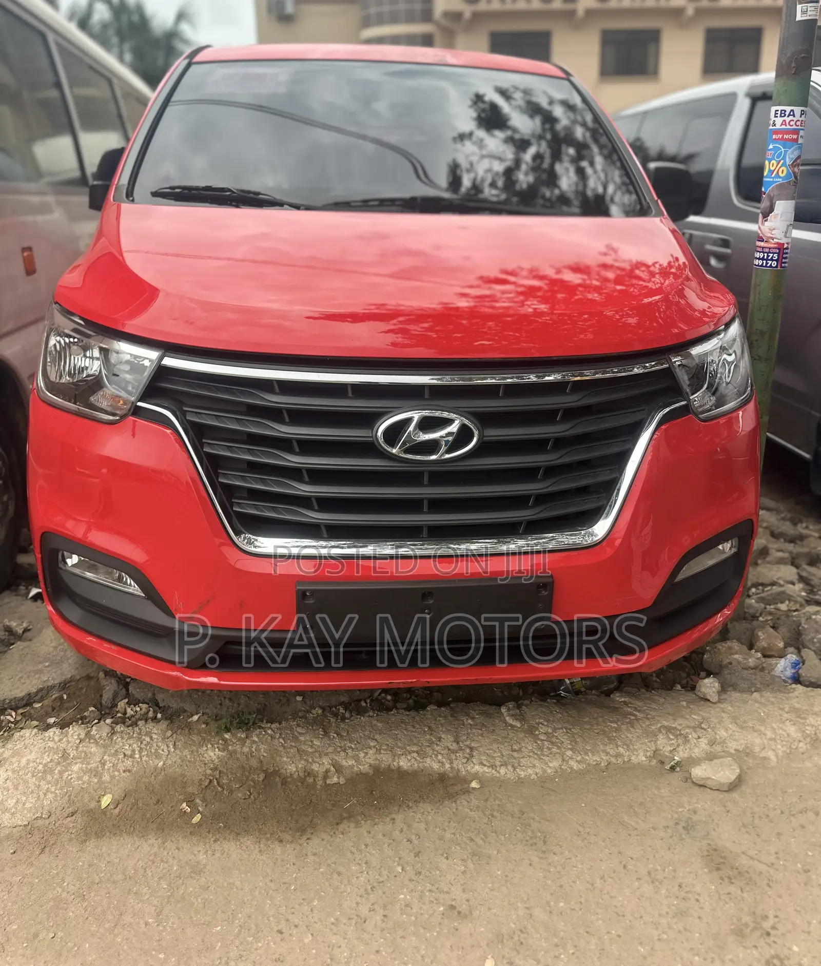 Hyundai Starex 2018 Red