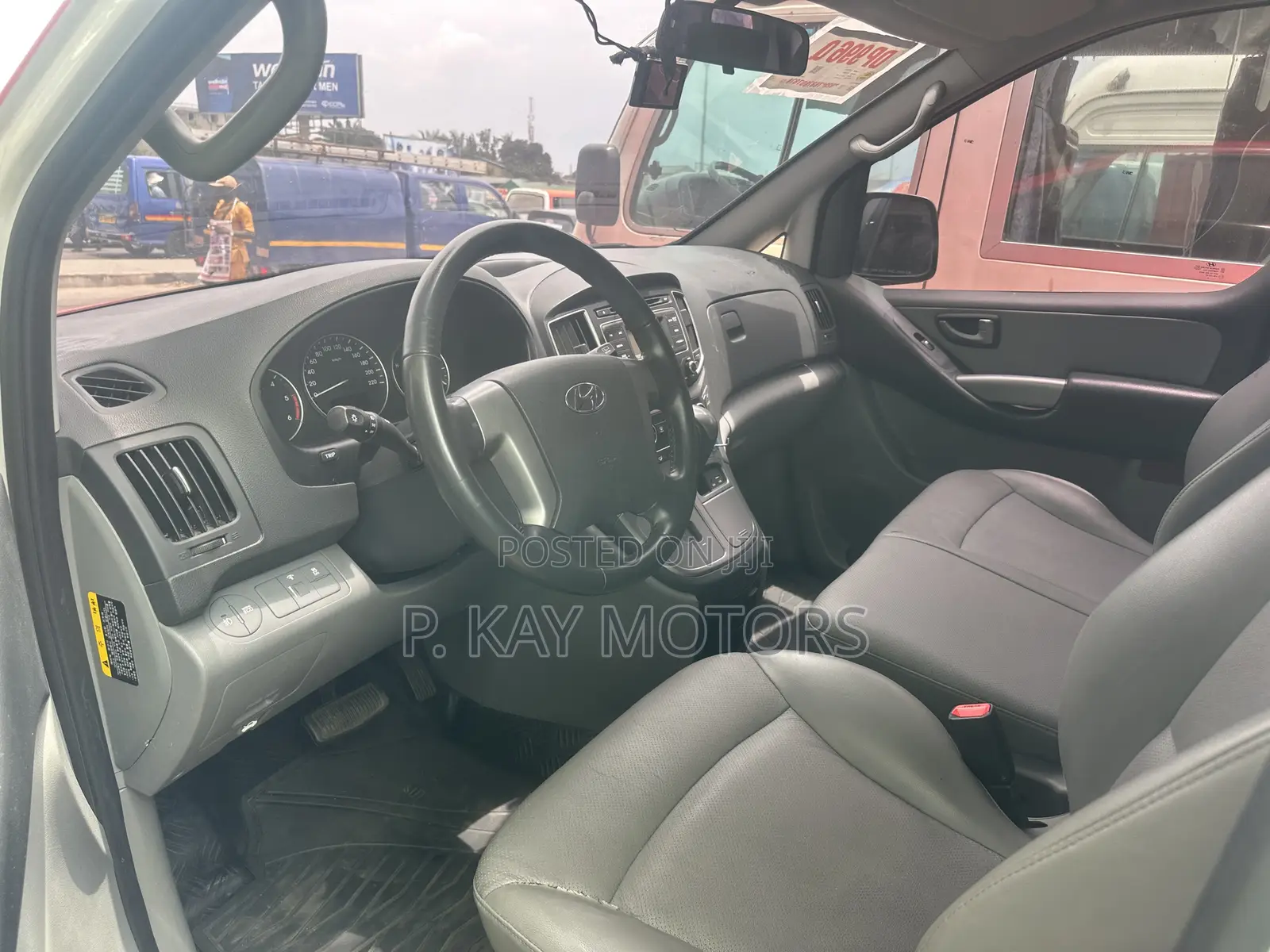 Hyundai Starex 2018 Red