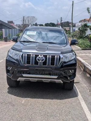 Toyota Land Cruiser Prado 2.7 2023 Black