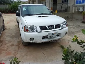 Nissan Hardbody 2002 White