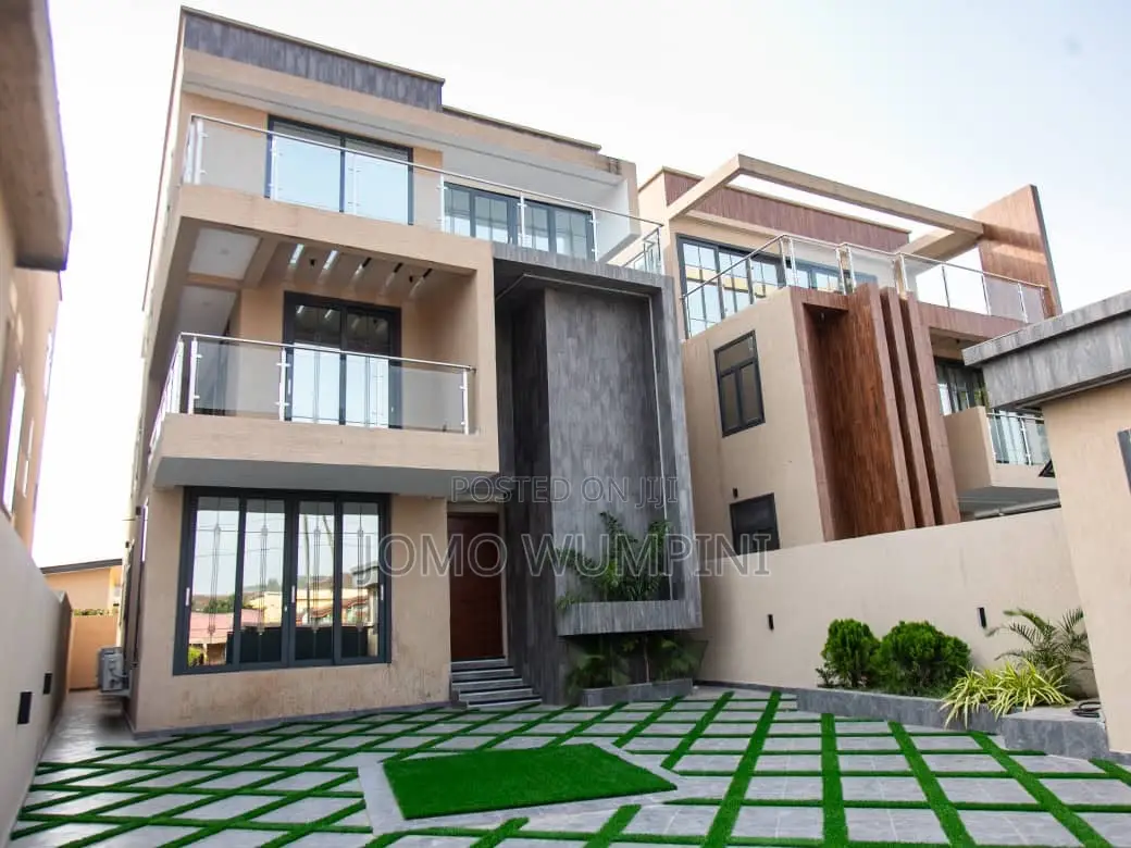 5bdrm Apartment in Accra Metropolitan for sale