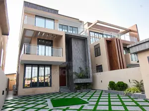 5bdrm Apartment in Accra Metropolitan for sale