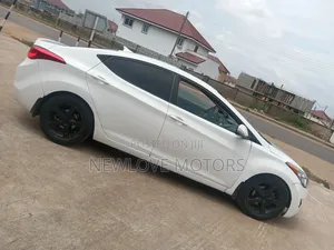 Hyundai Elantra Limited Sedan FWD (1.8L 4cyl 6A) 2013 White