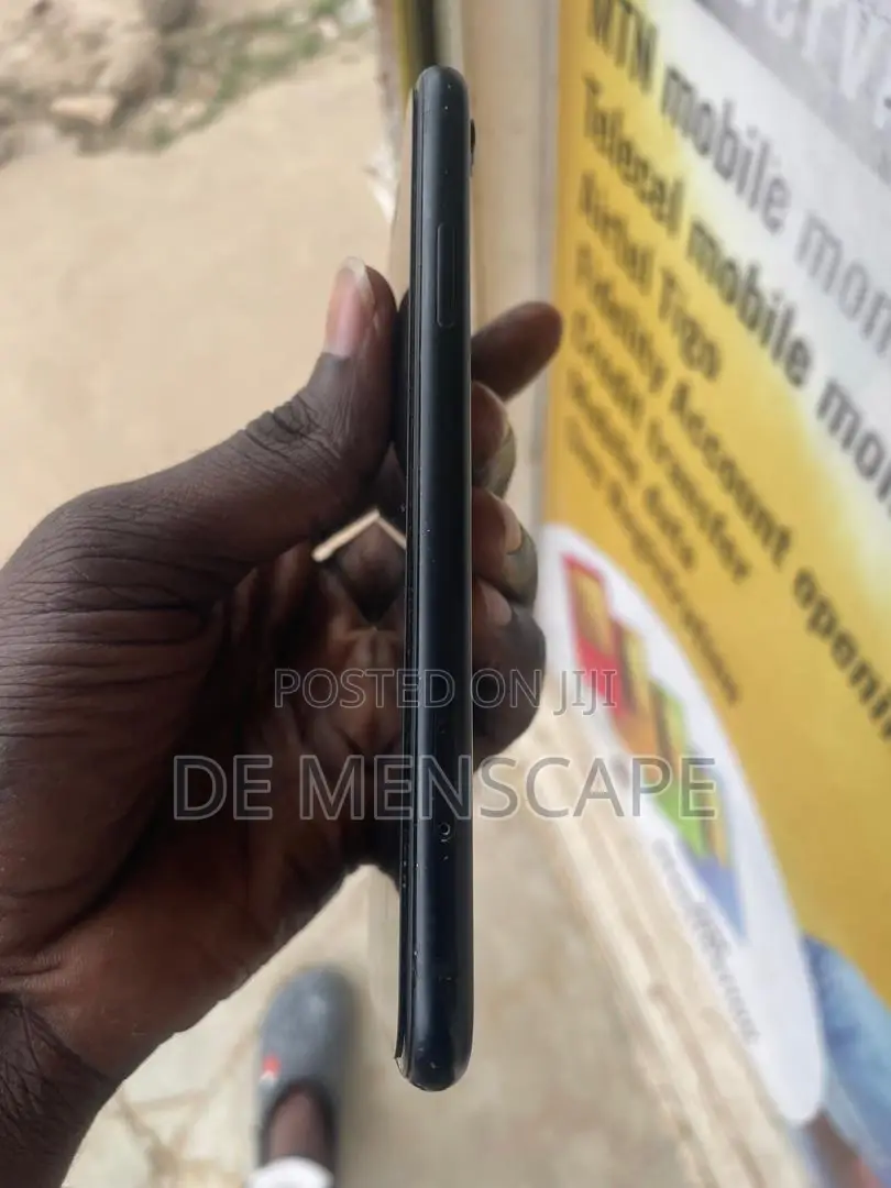 Apple iPhone XR 64 GB Black