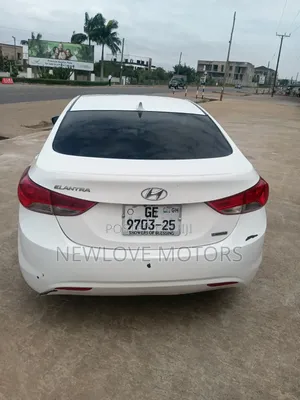 Hyundai Elantra Limited Sedan FWD (1.8L 4cyl 6A) 2013 White