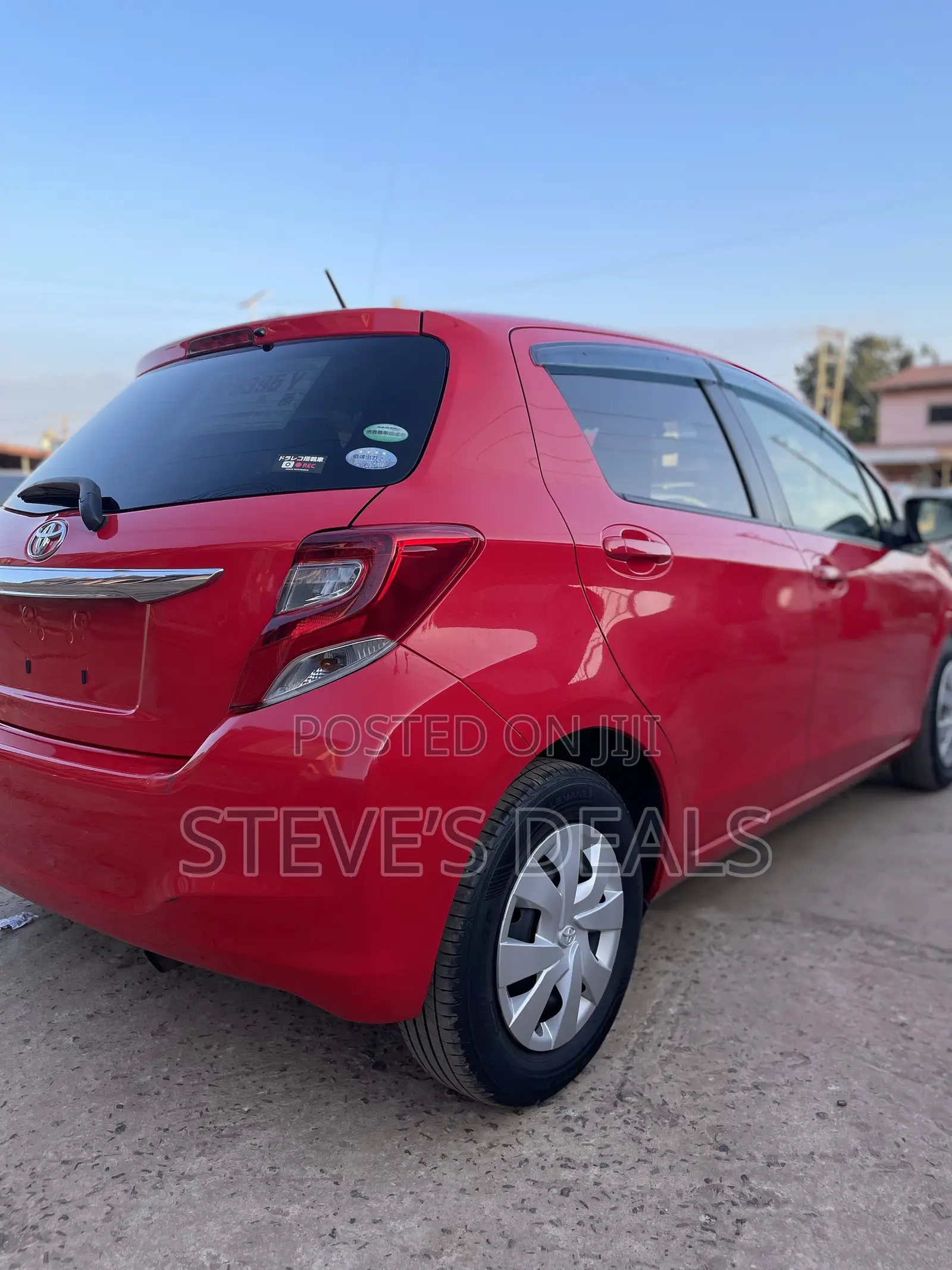 Toyota Vitz 1.3 FWD 5dr 2015 Red