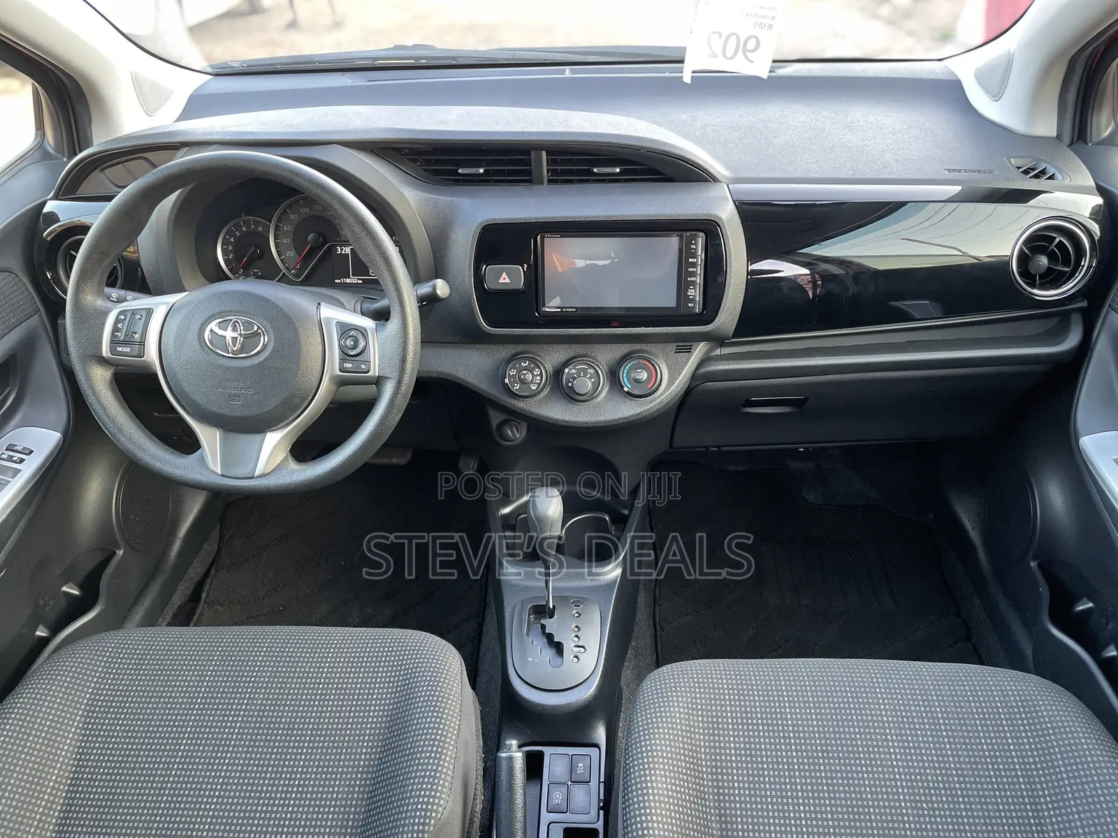 Toyota Vitz 1.3 FWD 5dr 2015 Red