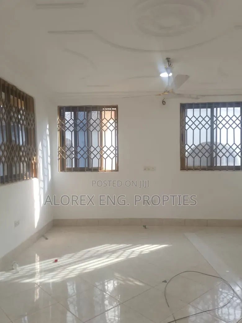 3bdrm Apartment in Apartment, North Legon for rent
