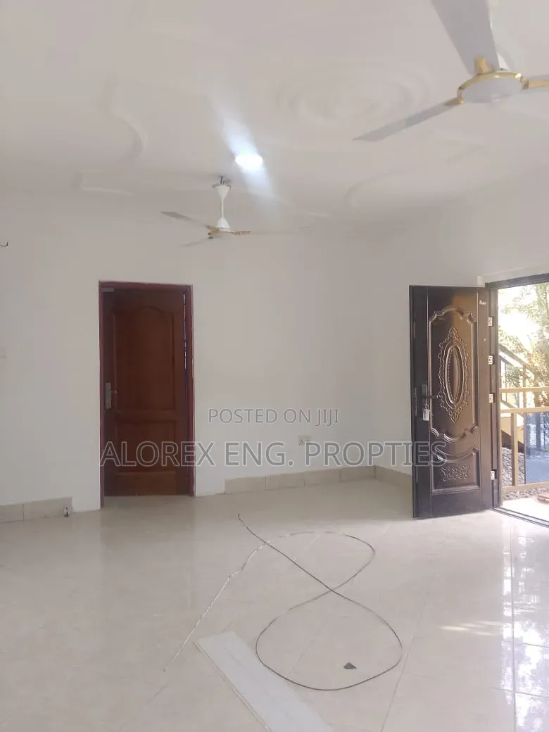 3bdrm Apartment in Apartment, North Legon for rent
