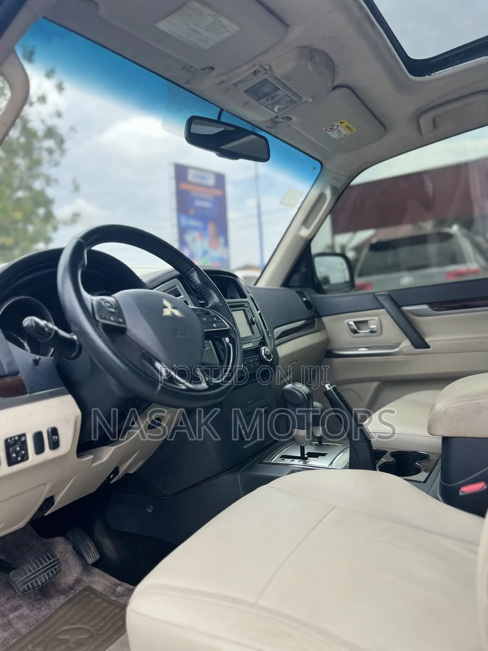 Mitsubishi Pajero V80 3.8 V6 GLS 2016 Gold