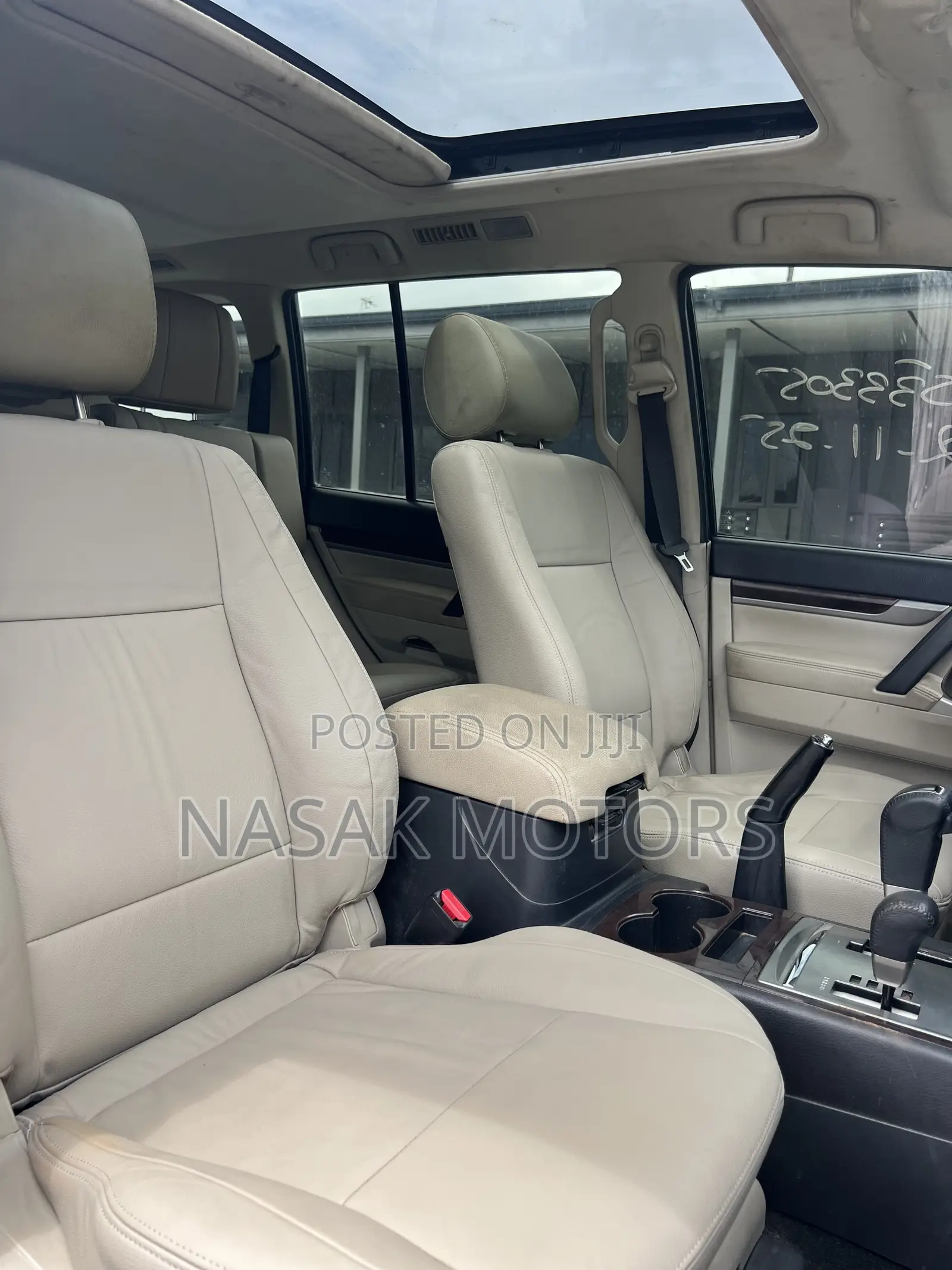 Mitsubishi Pajero V80 3.8 V6 GLS 2016 Gold