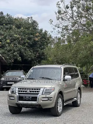 Mitsubishi Pajero V80 3.8 V6 GLS 2016 Gold