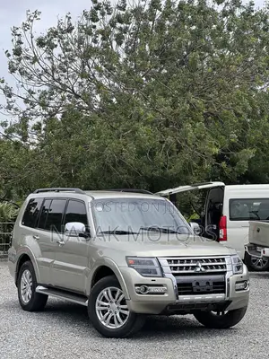 Mitsubishi Pajero V80 3.8 V6 GLS 2016 Gold