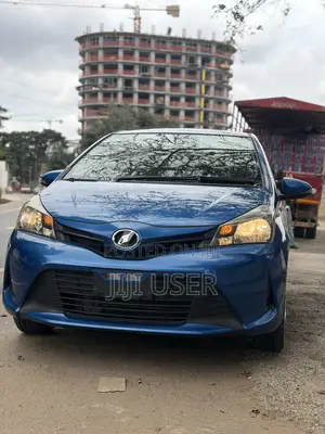 Toyota Vitz 1.3 FWD 5dr 2015 Blue