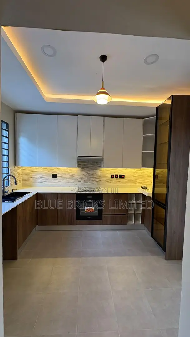 4bdrm House in Spintex, Baatsona Total for rent