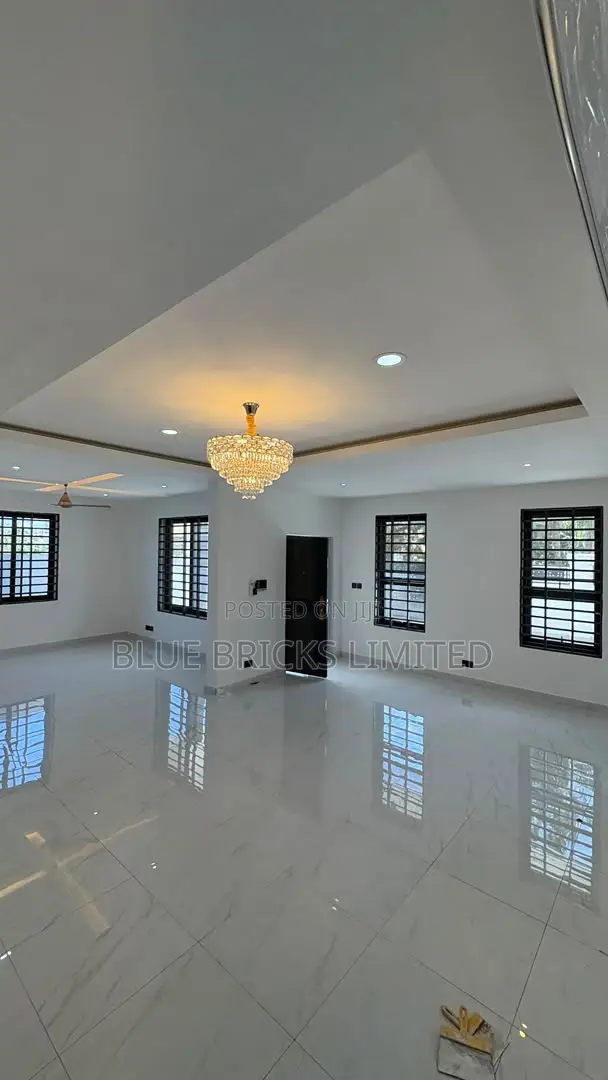 4bdrm House in Spintex, Baatsona Total for rent