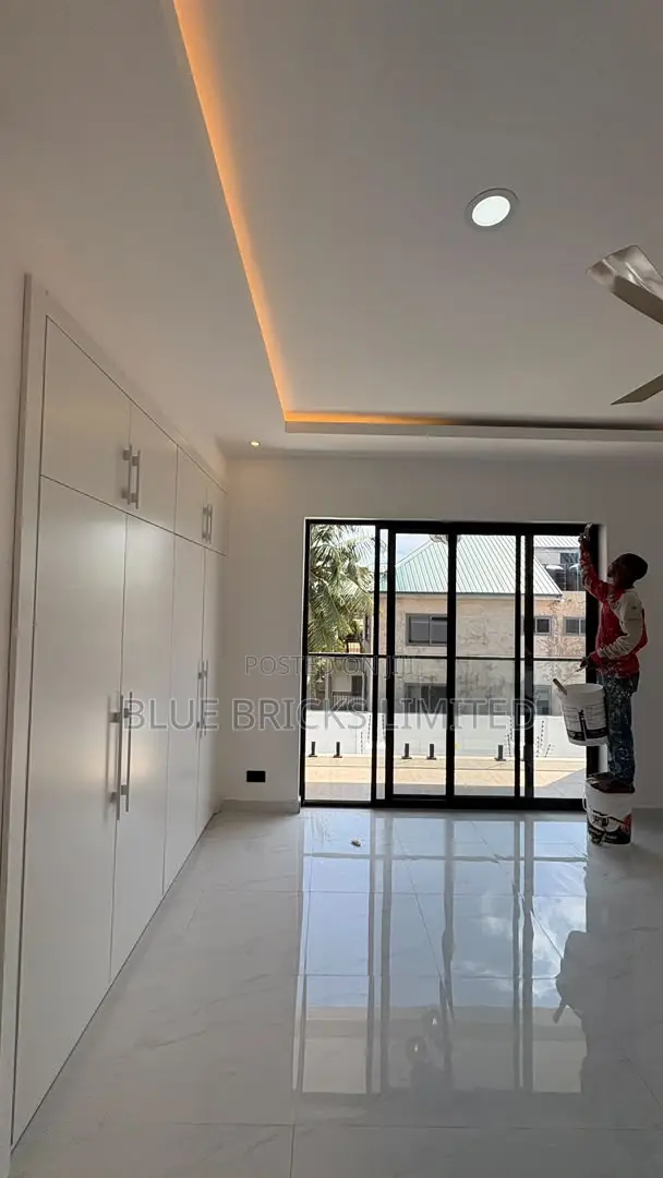 4bdrm House in Spintex, Baatsona Total for rent